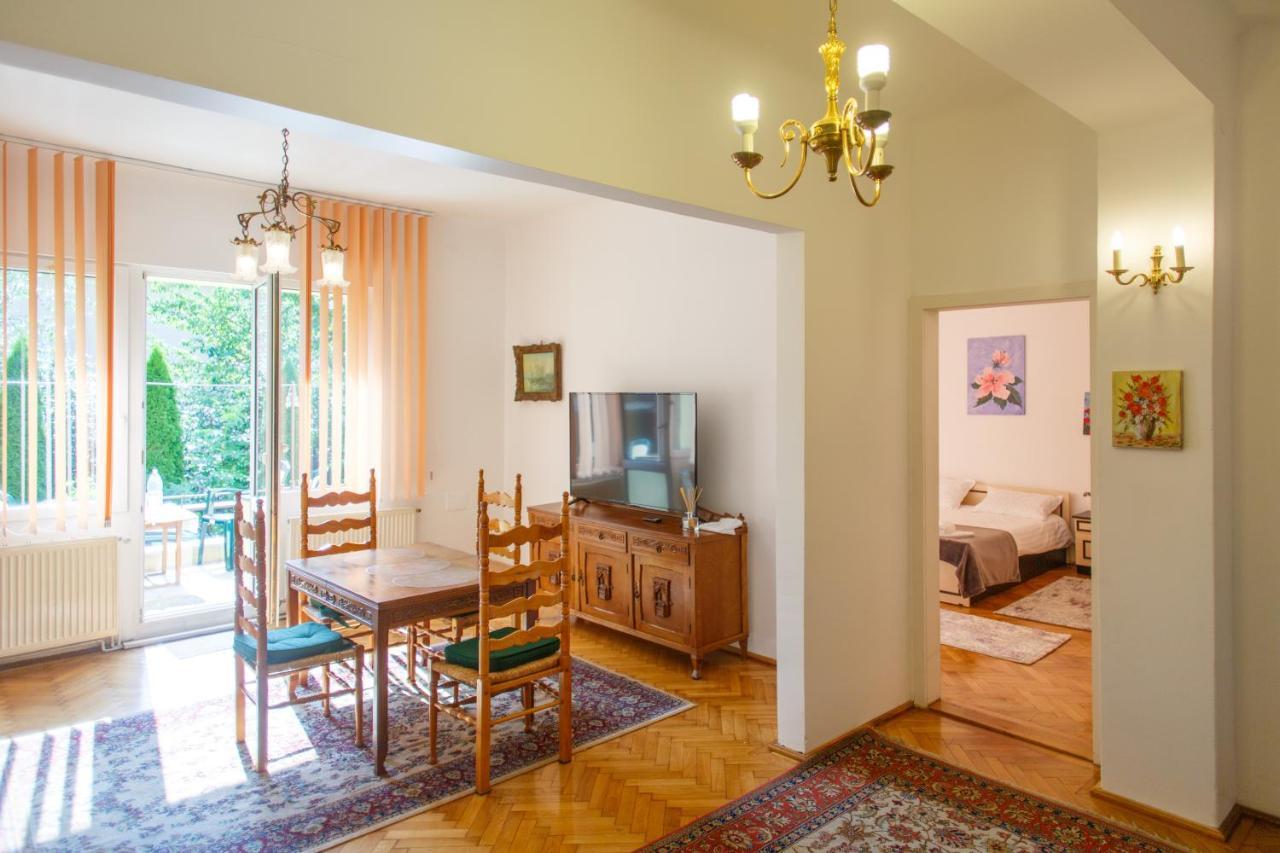 Barok Apartments บราชอฟ ภายนอก รูปภาพ