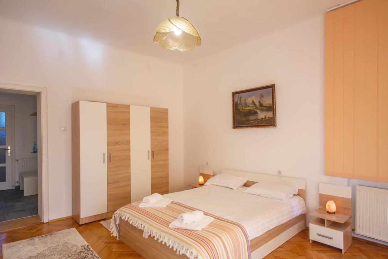 Barok Apartments บราชอฟ ภายนอก รูปภาพ